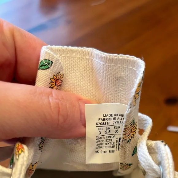 CONVERSE ALL STAR-SUNFLOWER PRINT, SZ 3 - Picture 7 of 7
